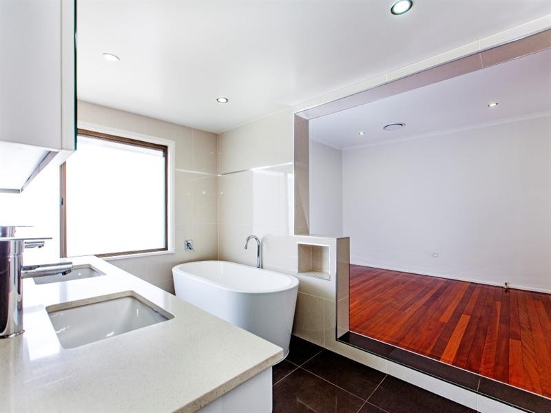 40 Joachim Street, Holland Park West QLD 4121