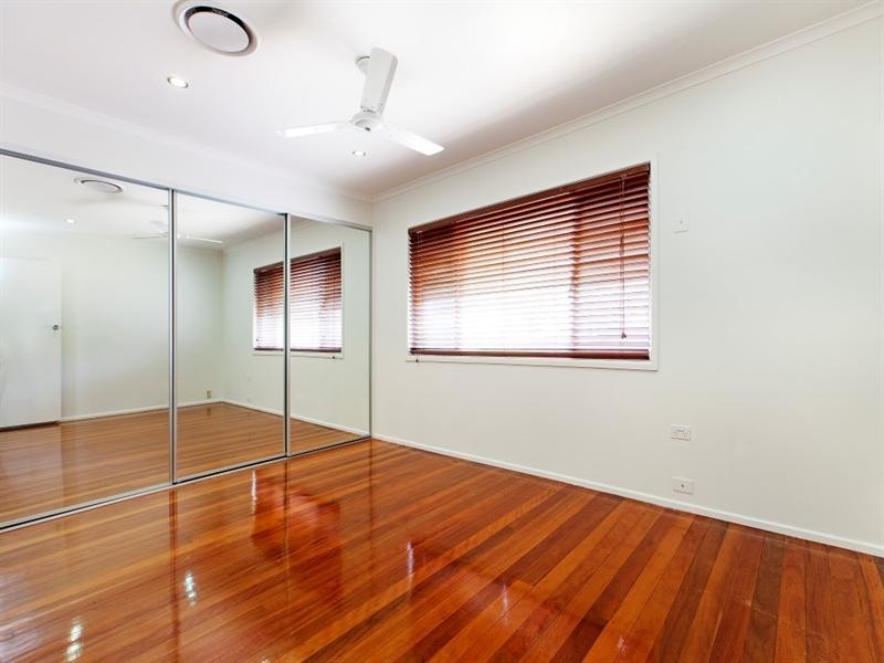 40 Joachim Street, Holland Park West QLD 4121