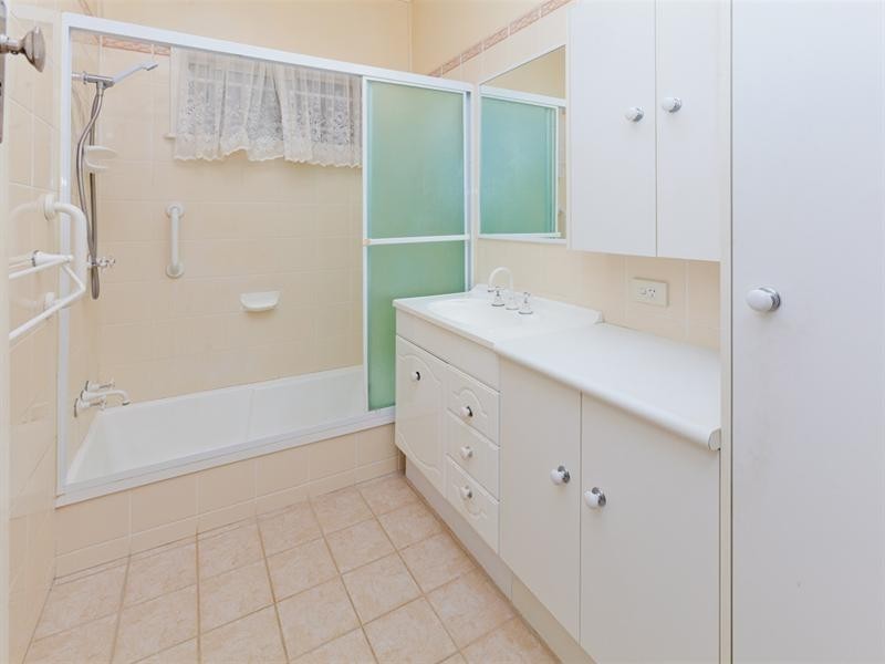 24 Arunta Street, Tarragindi QLD 4121