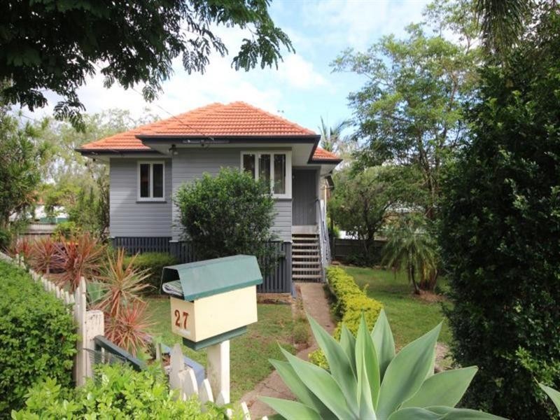 27 Binya Street, Holland Park QLD 4121