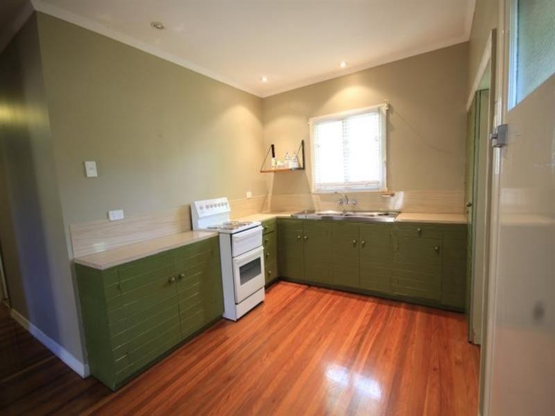 27 Binya Street, Holland Park QLD 4121