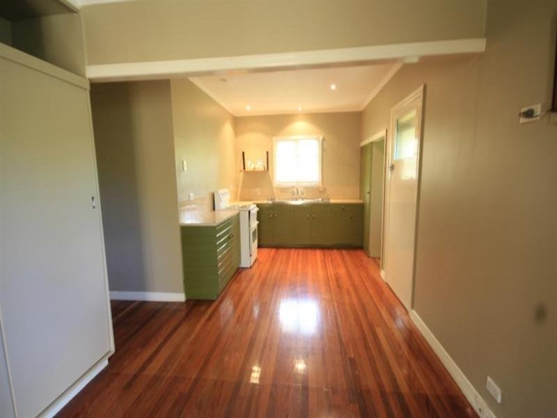 27 Binya Street, Holland Park QLD 4121