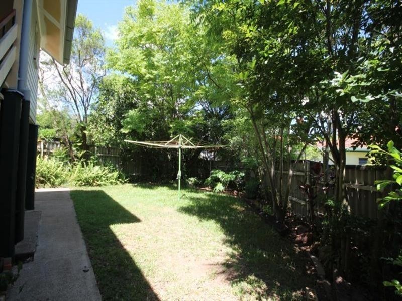 27 Binya Street, Holland Park QLD 4121