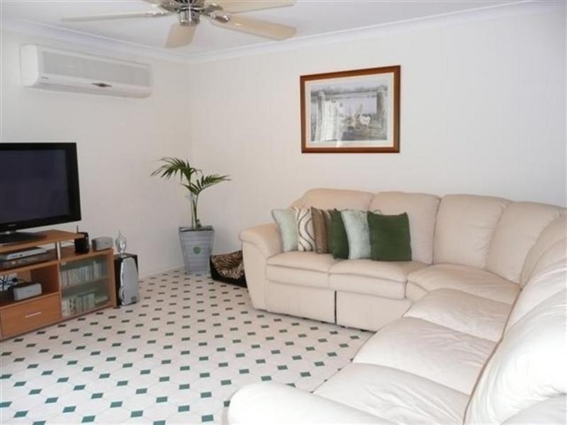 21 Wyncroft Street, Holland Park QLD 4121