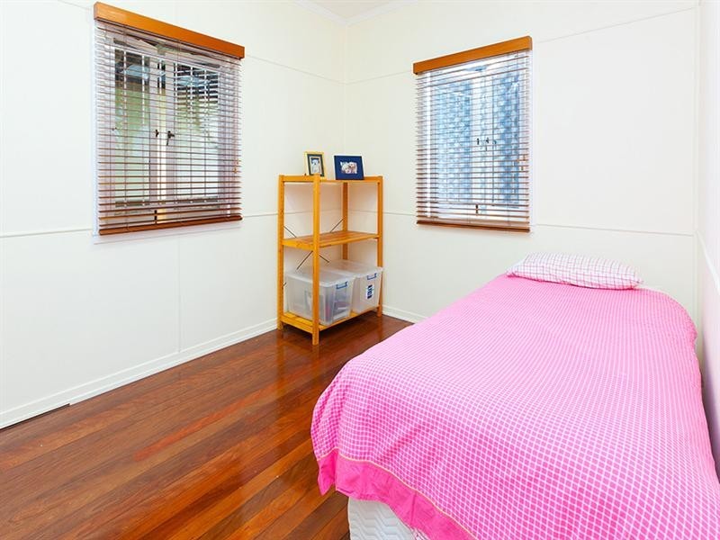 1 Corn Street, Holland Park West QLD 4121