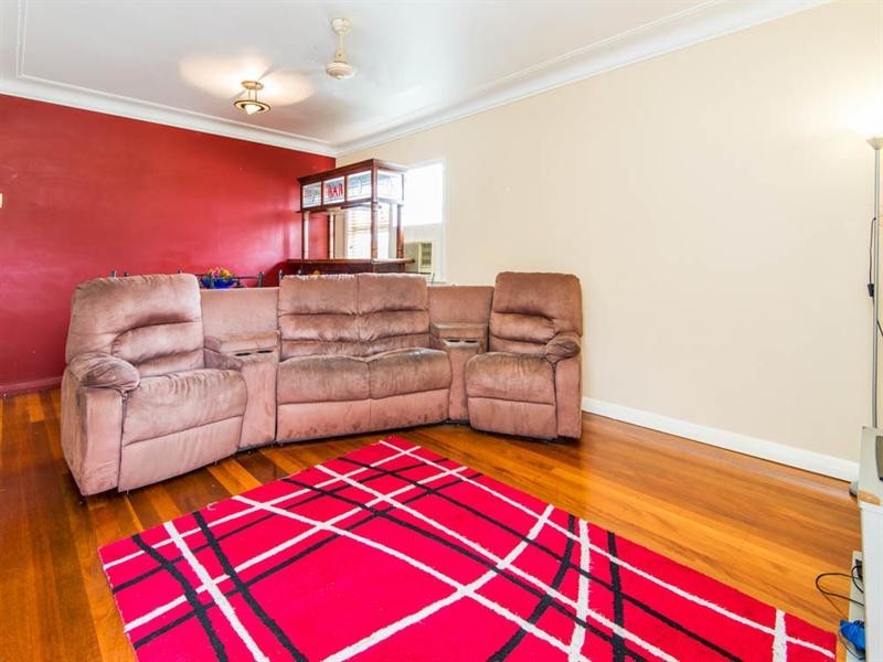 6 Lacon Street, Holland Park West QLD 4121