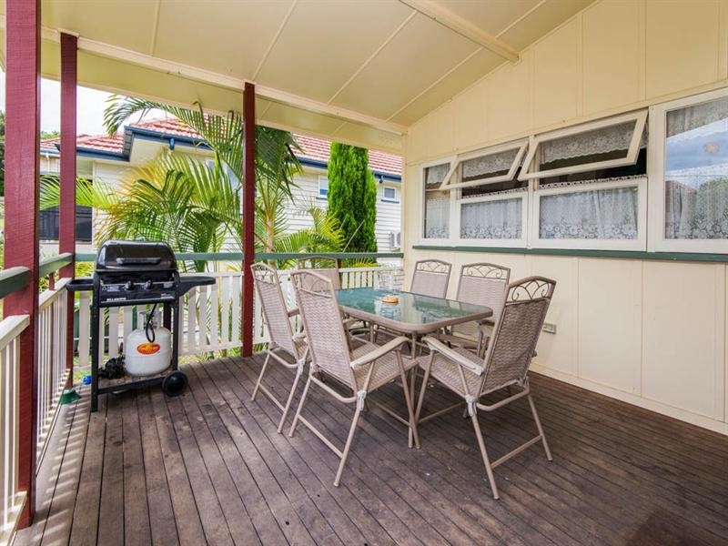 6 Lacon Street, Holland Park West QLD 4121