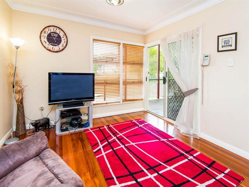 6 Lacon Street, Holland Park West QLD 4121