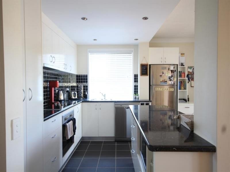 4/9 Macaulay Street, Coorparoo QLD 4151