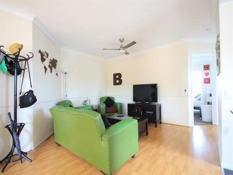 4/9 Macaulay Street, Coorparoo QLD 4151