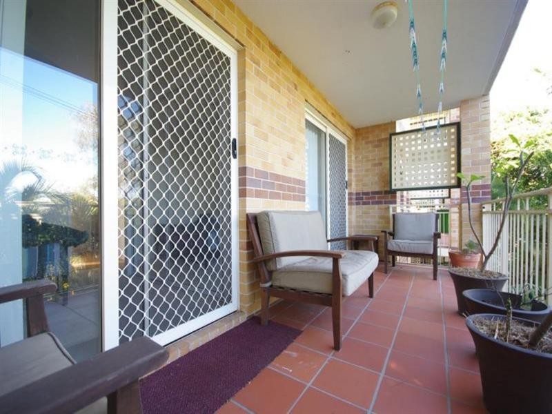 4/9 Macaulay Street, Coorparoo QLD 4151