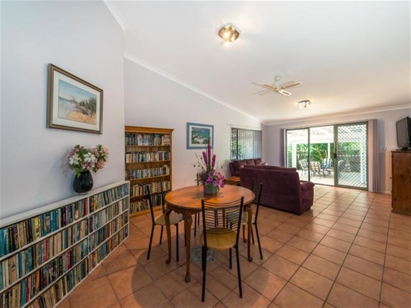 5 Forest Place, Carindale QLD 4152