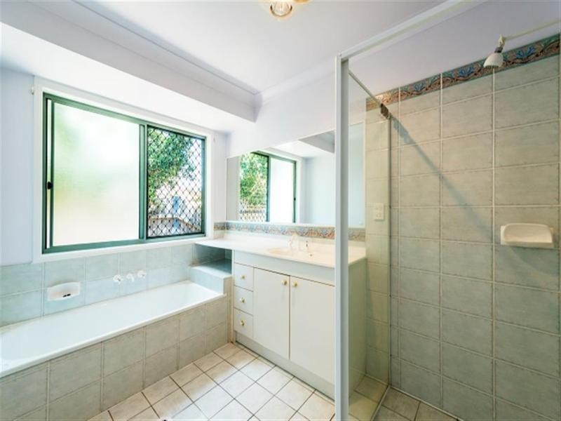 5 Forest Place, Carindale QLD 4152