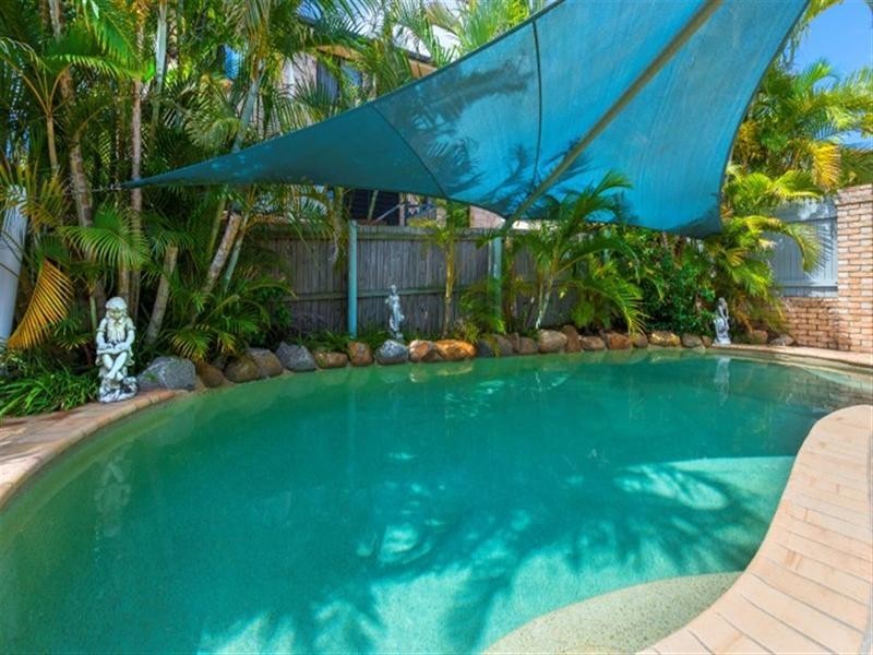 5 Forest Place, Carindale QLD 4152