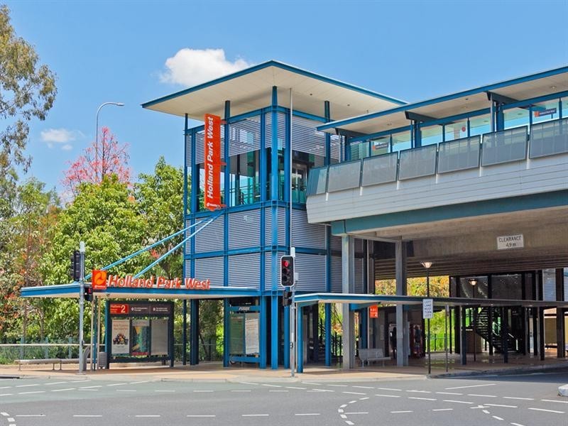 62 Dunrod Street, Holland Park West QLD 4121