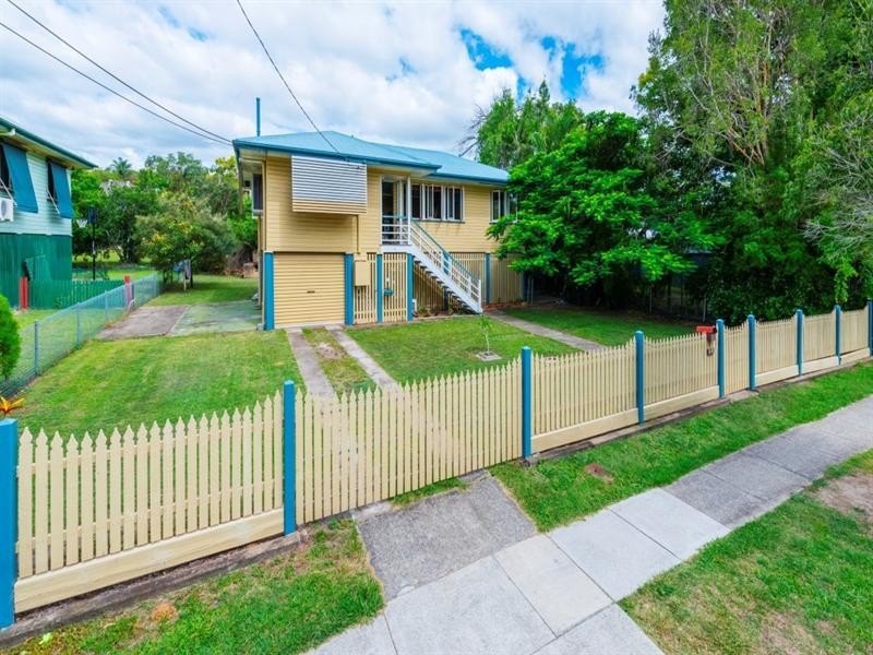 182 Sterculia Avenue, Holland Park West QLD 4121