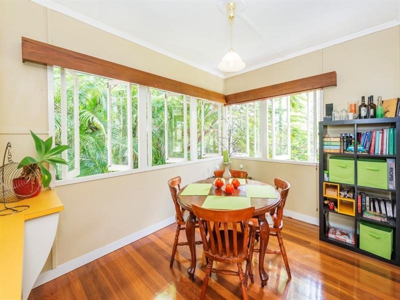 182 Sterculia Avenue, Holland Park West QLD 4121