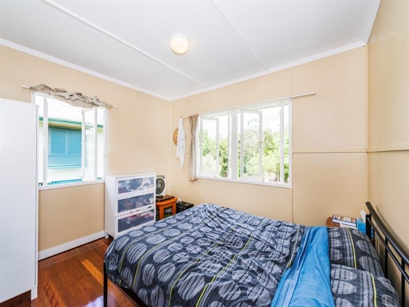 182 Sterculia Avenue, Holland Park West QLD 4121