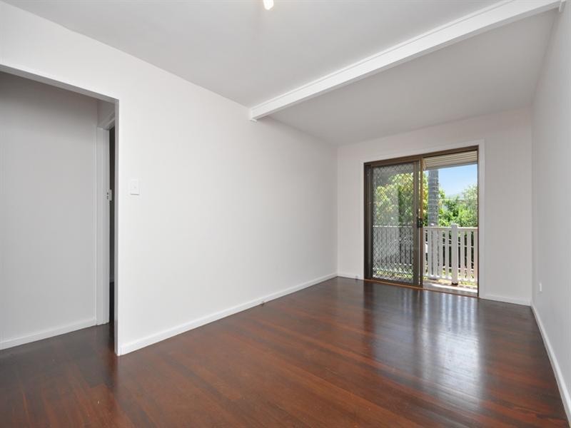 2/33 Yuletide Street, Holland Park West QLD 4121