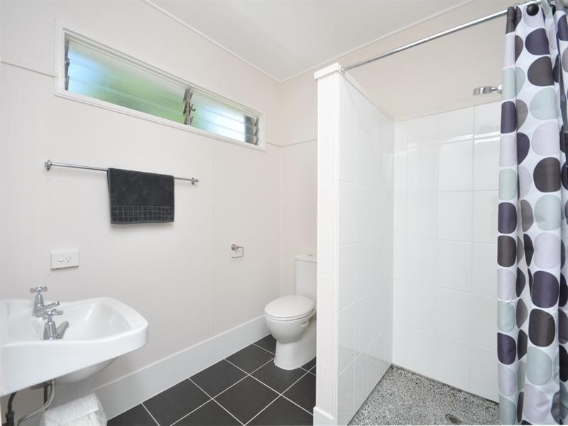 2/33 Yuletide Street, Holland Park West QLD 4121
