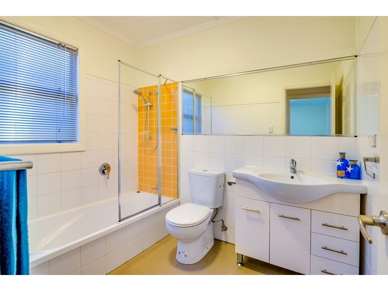 60 Sebring Street, Holland Park West QLD 4121