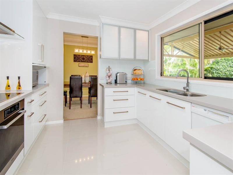 27 Nardie Street, Eight Mile Plains QLD 4113