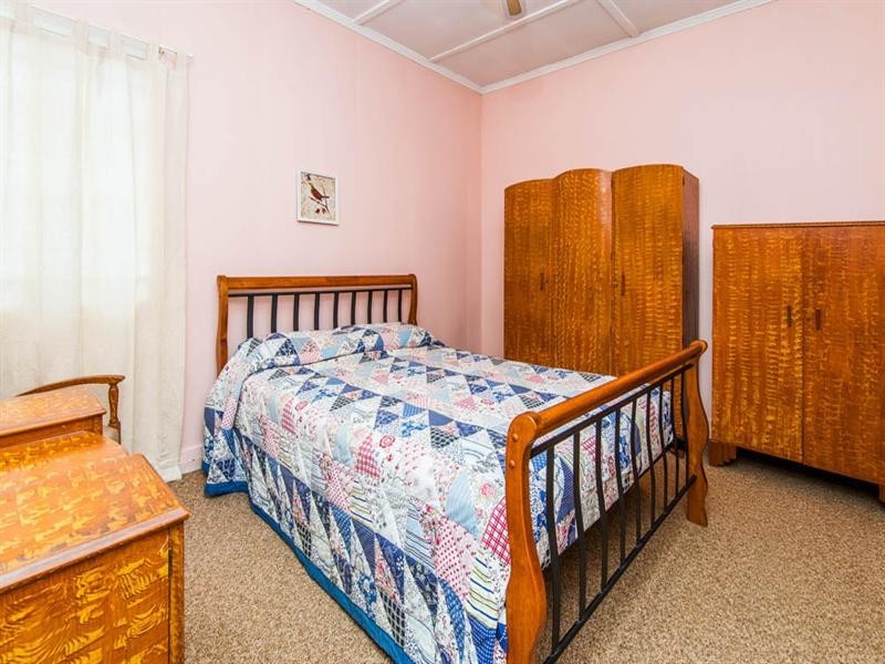 96 Birdwood Road, Holland Park West QLD 4121