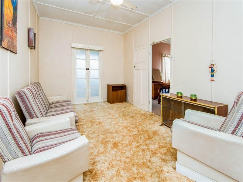 96 Birdwood Road, Holland Park West QLD 4121