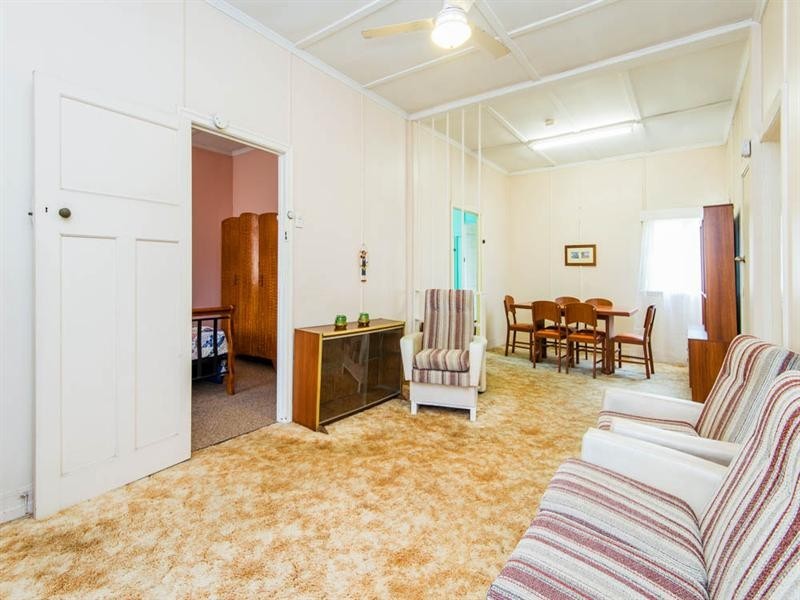 96 Birdwood Road, Holland Park West QLD 4121