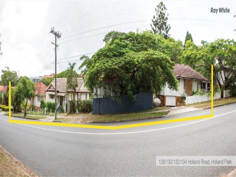 128 Holland Road, Holland Park QLD 4121
