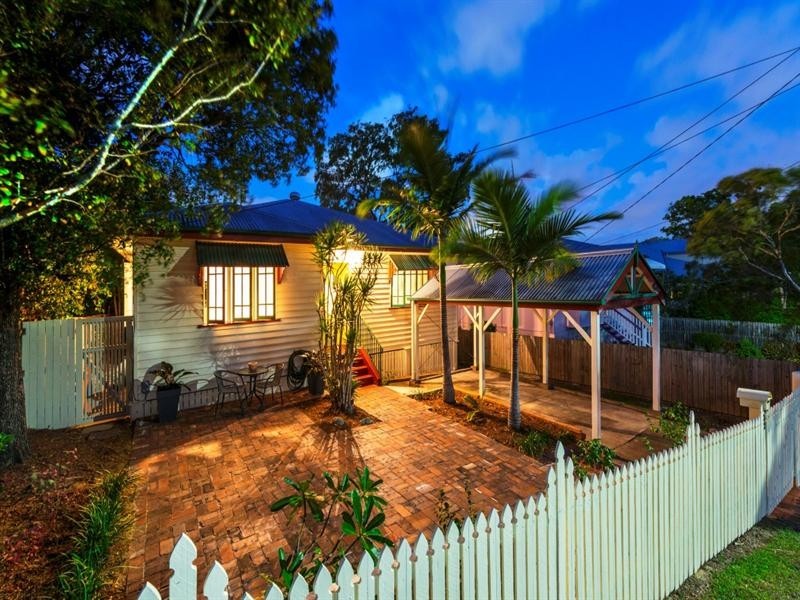 32 Palmer Street, Greenslopes QLD 4120