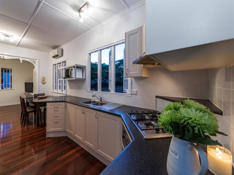 32 Palmer Street, Greenslopes QLD 4120