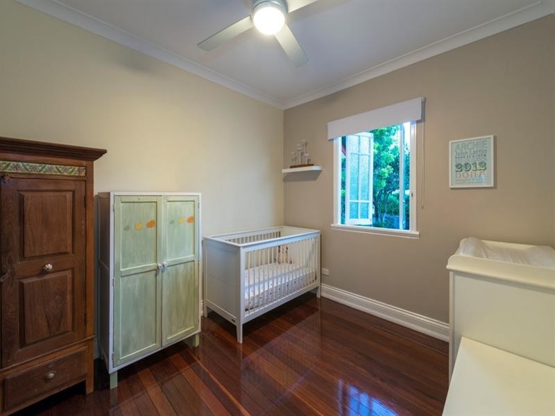 32 Palmer Street, Greenslopes QLD 4120