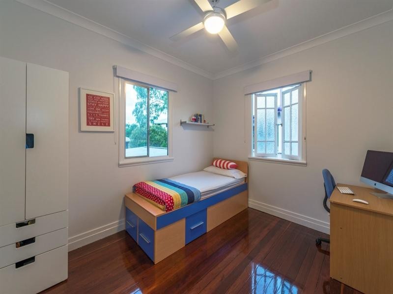 32 Palmer Street, Greenslopes QLD 4120