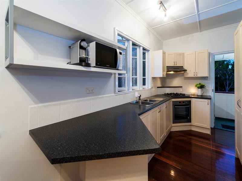 32 Palmer Street, Greenslopes QLD 4120