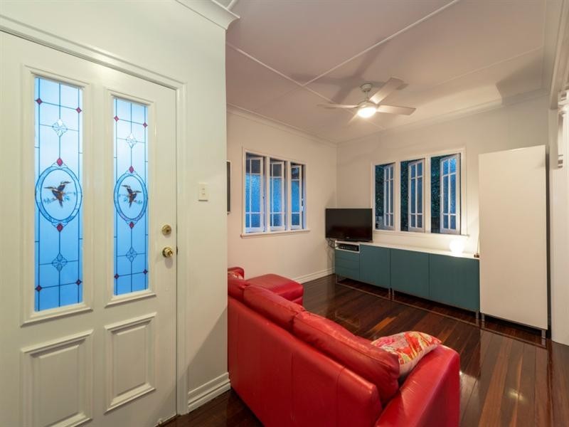 32 Palmer Street, Greenslopes QLD 4120