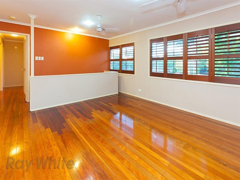 74 Boronia Avenue, Holland Park West QLD 4121