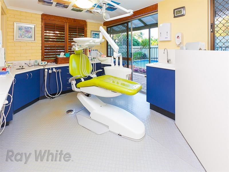 74 Boronia Avenue, Holland Park West QLD 4121