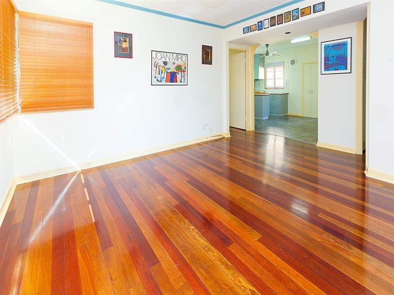 31 Steele Street, Holland Park QLD 4121