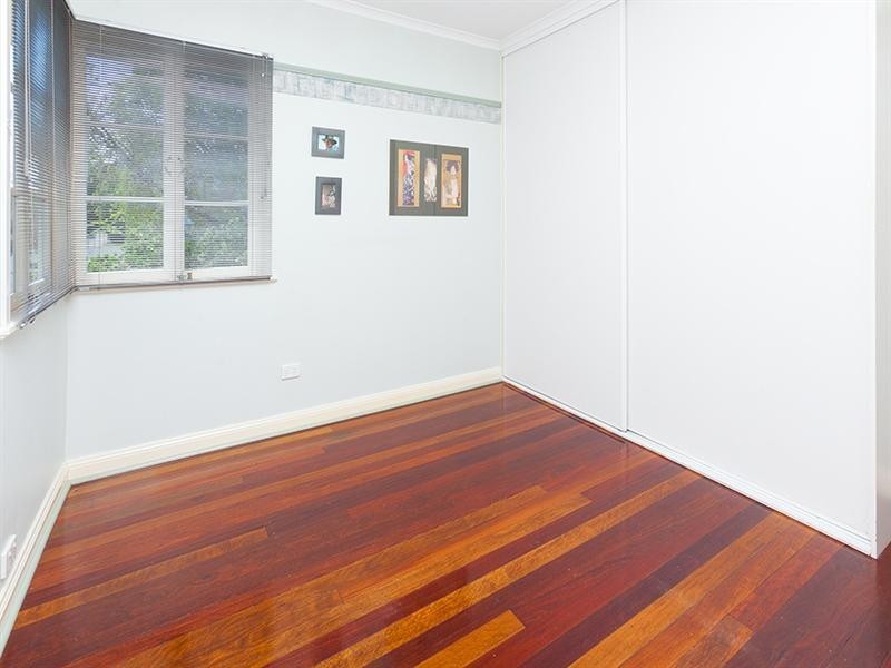 31 Steele Street, Holland Park QLD 4121