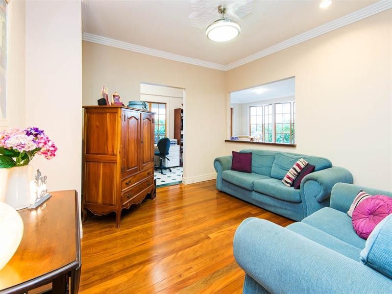 74 Mountain Street, Mount Gravatt QLD 4122