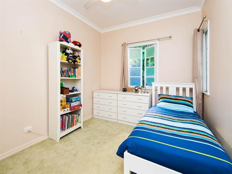 74 Mountain Street, Mount Gravatt QLD 4122