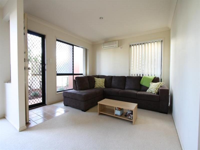 6/16 Violet Close, Eight Mile Plains QLD 4113