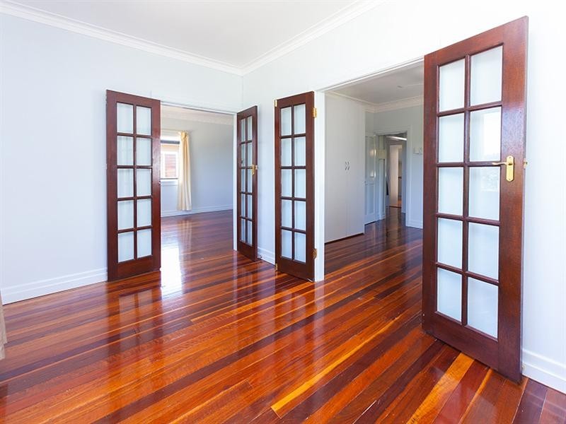 48 Provincial Road, Holland Park QLD 4121