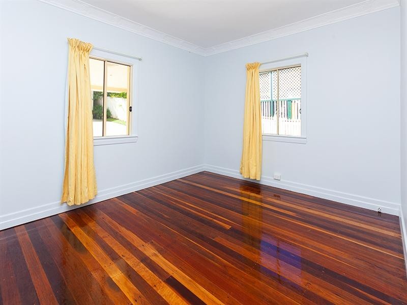 48 Provincial Road, Holland Park QLD 4121