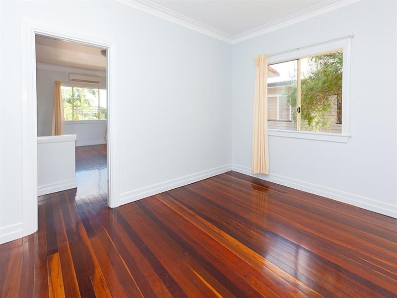 48 Provincial Road, Holland Park QLD 4121