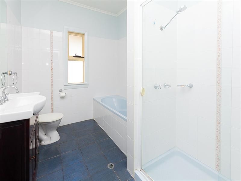 48 Provincial Road, Holland Park QLD 4121