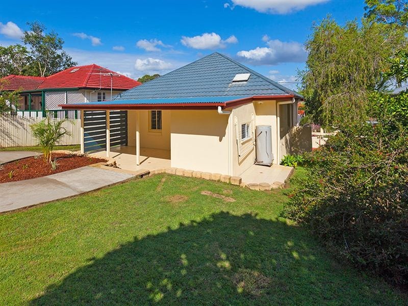 48 Provincial Road, Holland Park QLD 4121