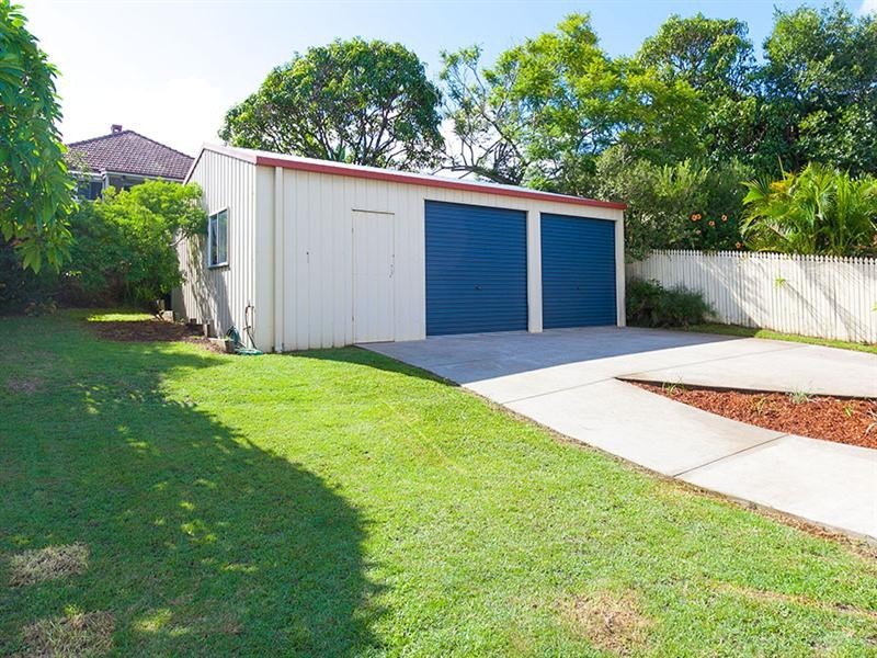 48 Provincial Road, Holland Park QLD 4121