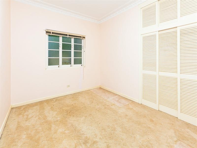 118 Holland Road, Holland Park QLD 4121